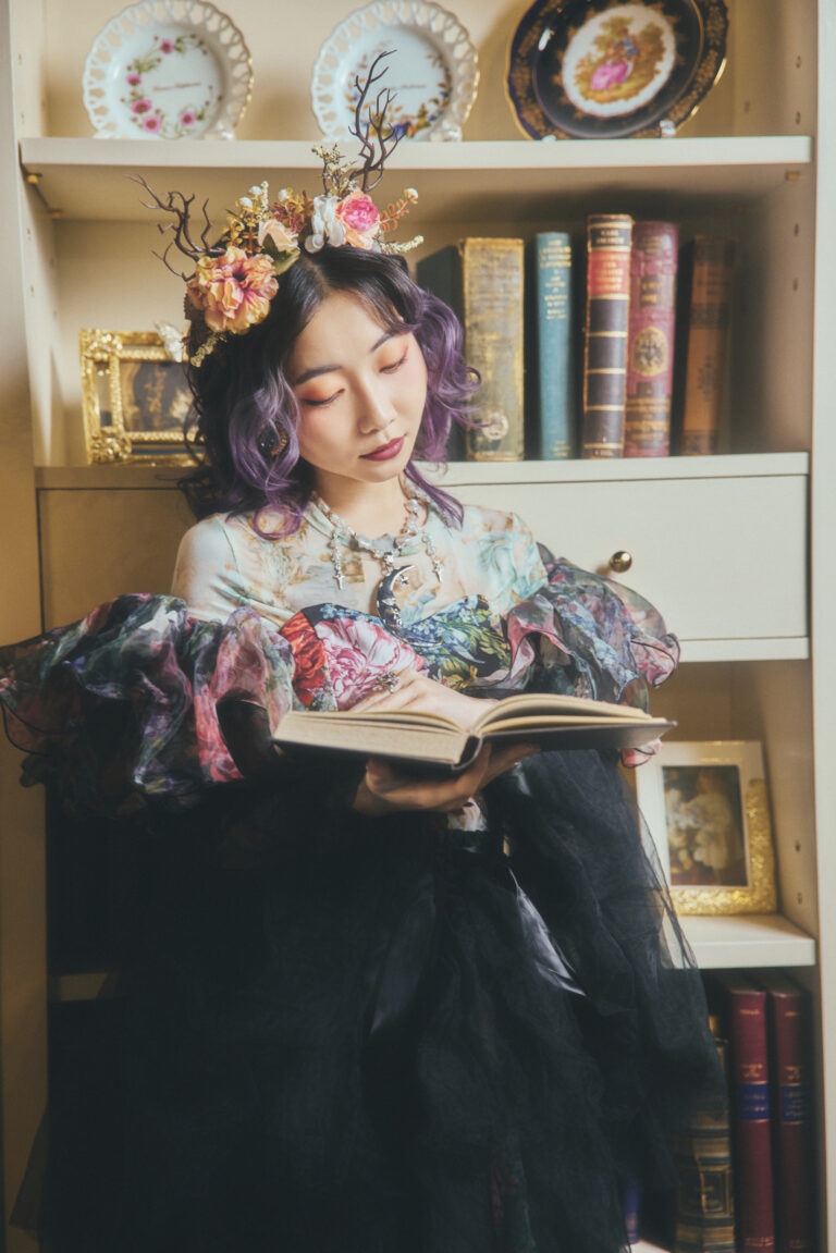 model：彩里さま(＠idevourberry)  photo：Shingo Vivaさま(＠shingo_viva) make：尾関南海さま(＠mina_hairandmake)