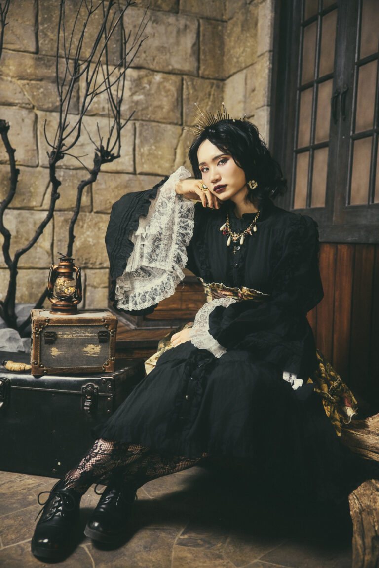 model： 丸さま(＠guruugs) photo：Shingo Vivaさま(＠shingo_viva) make：尾関南海さま(＠mina_hairandmake)